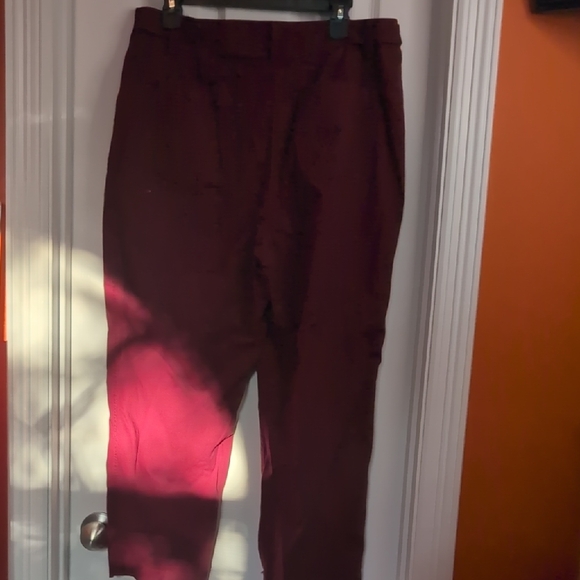 Talbots High Waist Patch Pocket Crop Pants in Burgundy - Picture 2 of 3